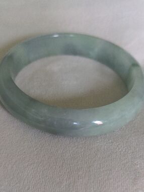 New Macy's Green Jade Bangle Bracelet, Translucent Luxury, 2 1/2" Diameter. Box